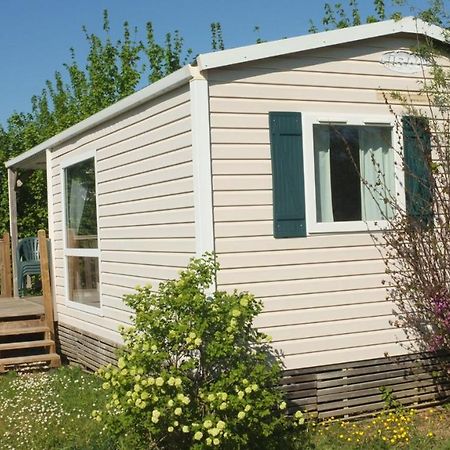 Camping Du Plan D'Eau **** Hotel Saint-Yrieix-sur-Charente Exterior photo