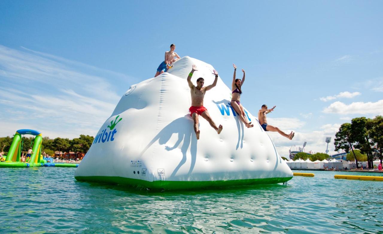 Camping Du Plan D'Eau **** Hotel Saint-Yrieix-sur-Charente Exterior photo